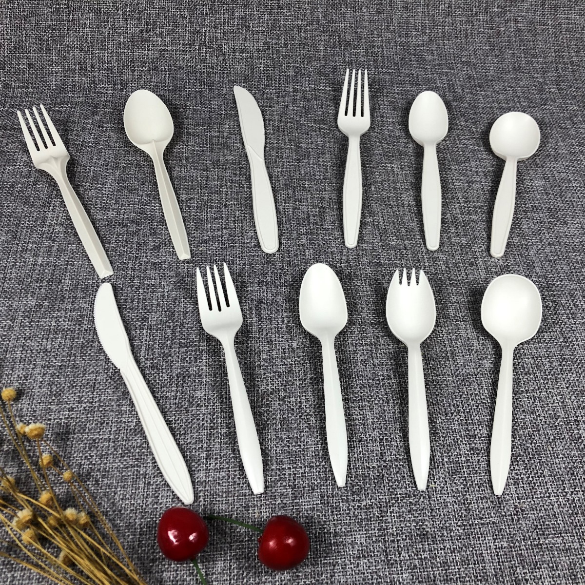 Biodegradable ecofriendly spoon fork knife tableware dinnerware flatware set 72pcs cornstarch disposable cutlery set
